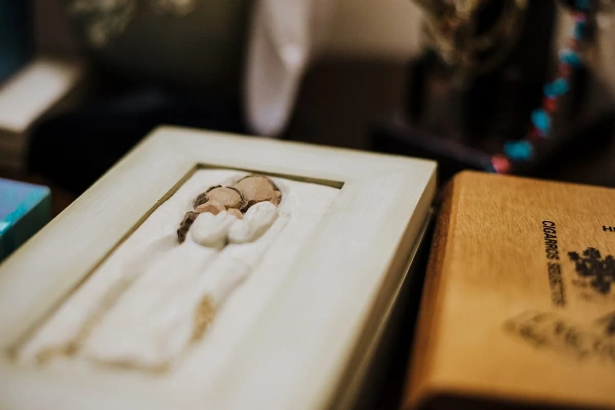 Early labor in the comfort of home, moving through contractions