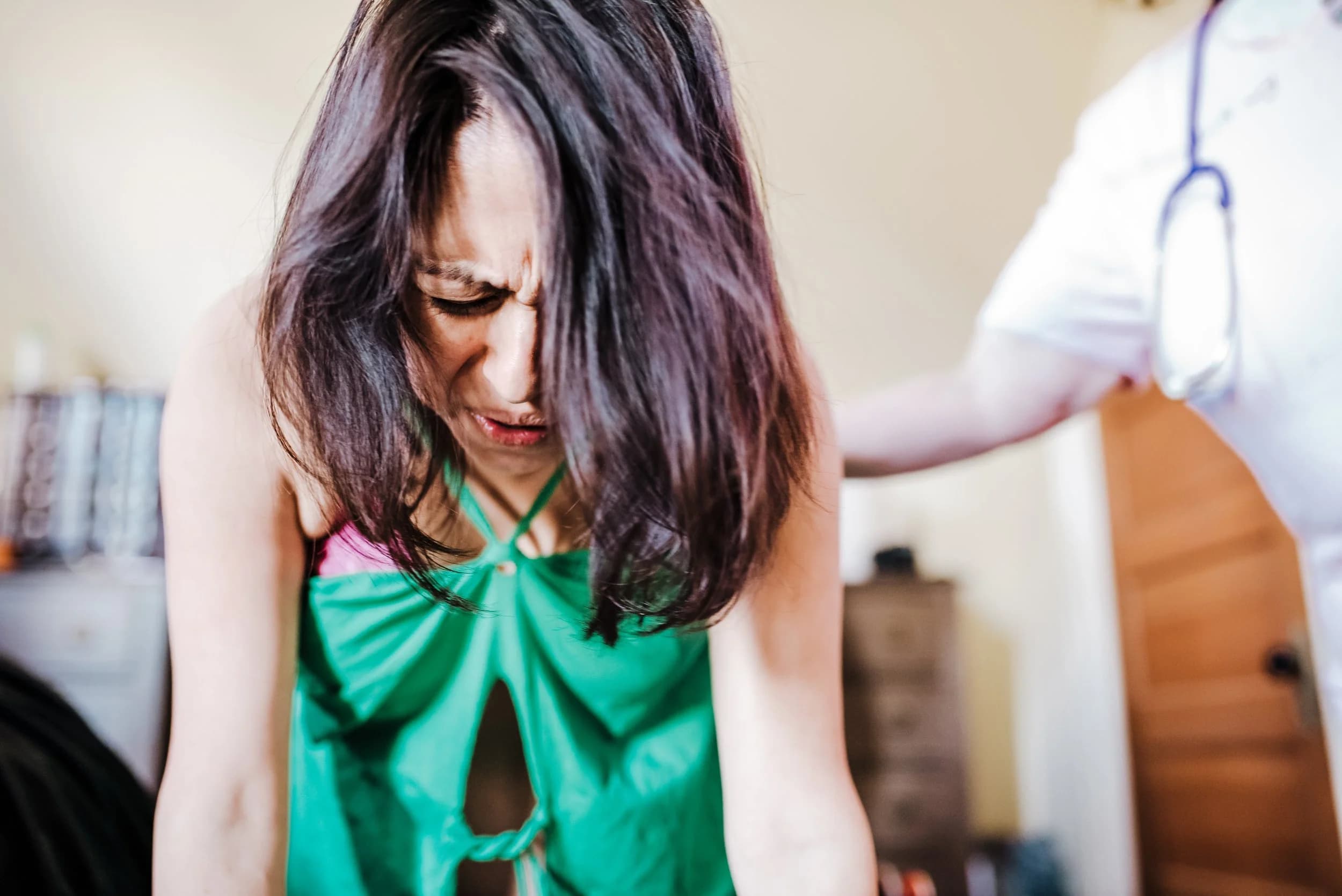 Deep breathing and spiritual focus during early contractions